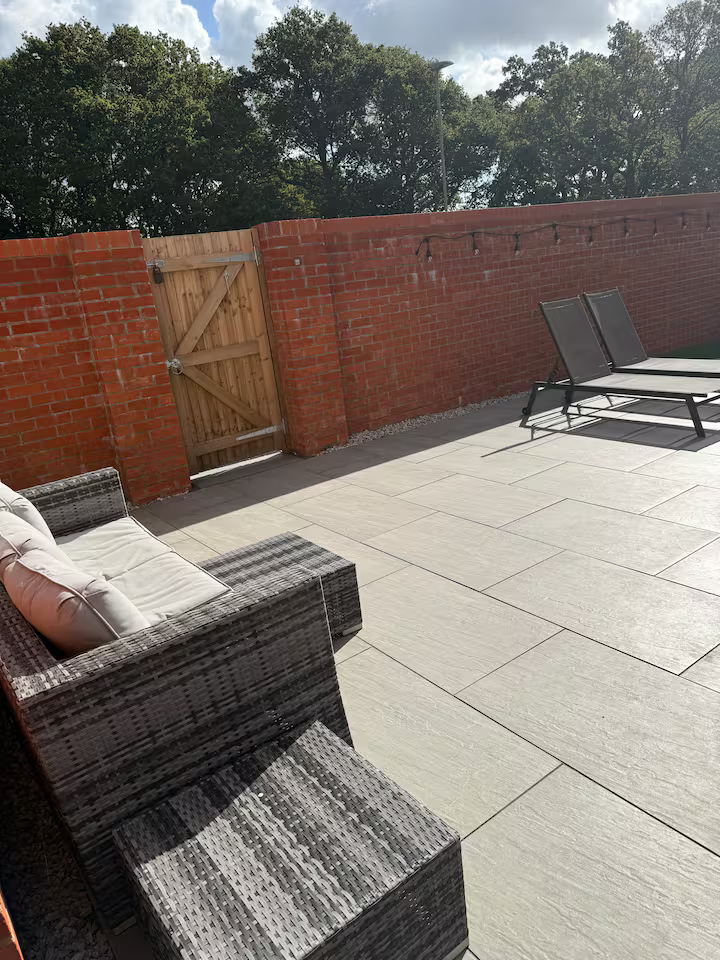 3 Bedroom Modern Home with Jacuzzi